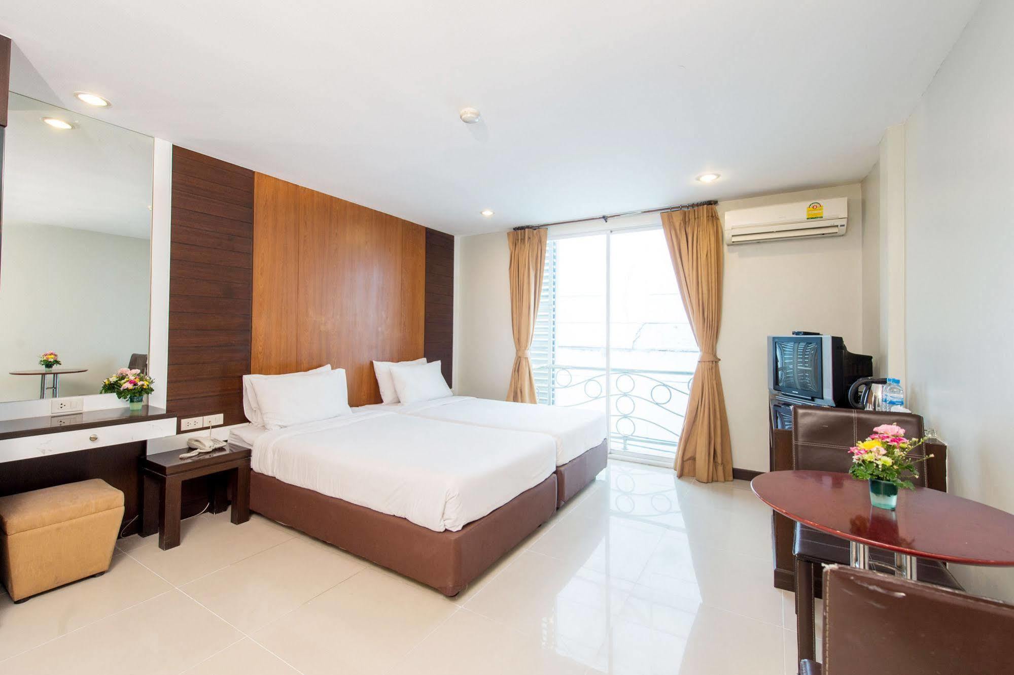Tara Monte Hotel Bangkok Exterior photo